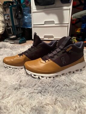 On Cloud Running Men's Athletic Shoes in Brown and Black with White Sole